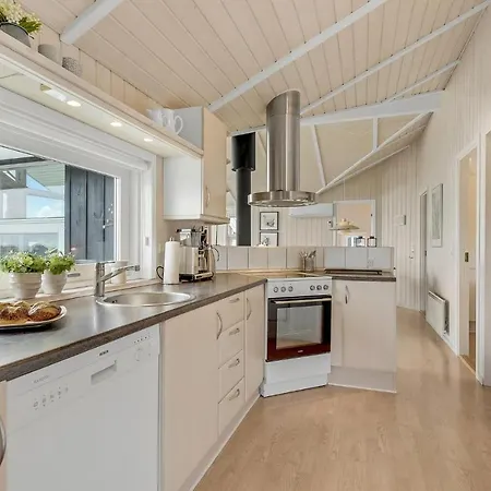 Three-bedroom In Casa vacanze