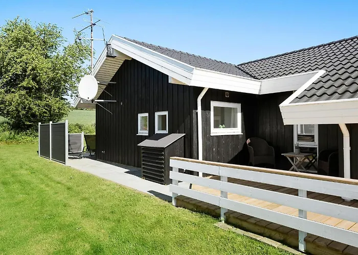 Σπίτι διακοπών Three-bedroom In *